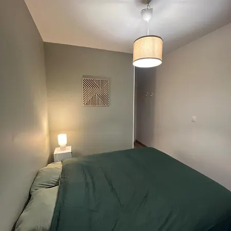 Elegant Apartment *